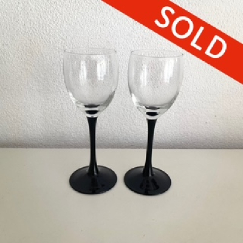 2x Luminarc wineglasses 